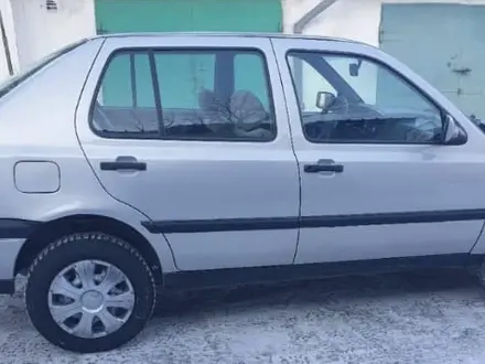 Volkswagen Vento 1993 года за 1 600 000 тг. в Караганда – фото 4