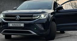 Volkswagen Taos 2021 года за 13 000 000 тг. в Алматы