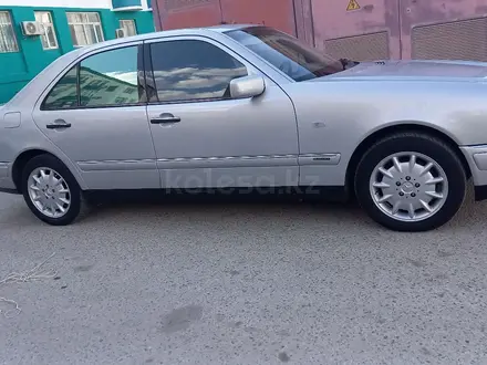 Mercedes-Benz E 240 1998 года за 4 000 000 тг. в Кызылорда – фото 2