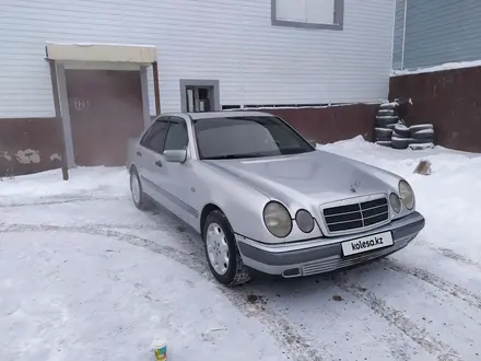 Mercedes-Benz E 230 1996 года за 3 699 000 тг. в Астана