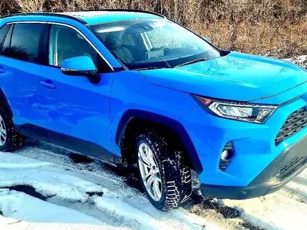 Toyota RAV4 2020 года за 14 000 000 тг. в Семей