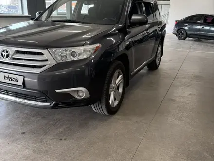 Toyota Highlander 2011 года за 13 000 000 тг. в Астана – фото 2