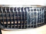 Передняя решетка на Mercedes w213 Maybach за 90 000 тг. в Алматы – фото 2