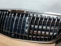 Передняя решетка на Mercedes w213 Maybach за 90 000 тг. в Алматы – фото 3