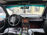 Mercedes-Benz E 280 1993 года за 2 350 000 тг. в Алматы – фото 4