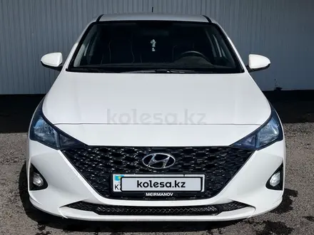 Hyundai Accent 2021 года за 5 948 300 тг. в Астана
