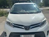 Toyota Sienna 2014 года за 13 500 000 тг. в Семей