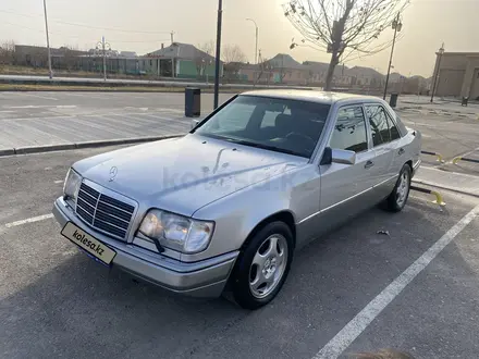 Mercedes-Benz E 280 1993 года за 3 000 000 тг. в Туркестан – фото 2