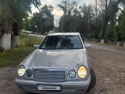 Mercedes-Benz E 320 1996 года за 3 500 000 тг. в Талдыкорган – фото 28