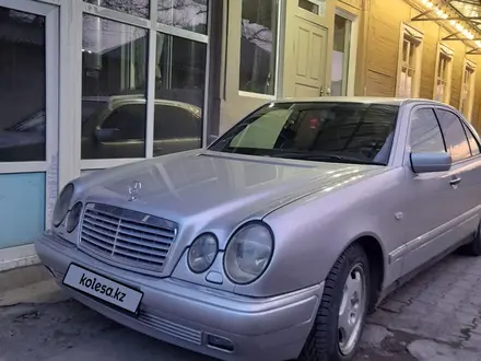 Mercedes-Benz E 320 1996 года за 3 500 000 тг. в Талдыкорган – фото 43