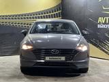 Hyundai Sonata 2022 года за 12 350 000 тг. в Актобе – фото 2