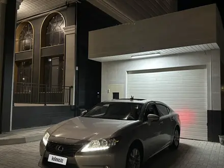 Lexus ES 300h 2014 года за 8 000 000 тг. в Актау – фото 11