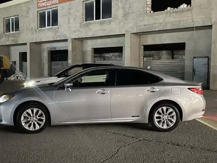 Lexus ES 300h 2014 года за 8 000 000 тг. в Актау – фото 12