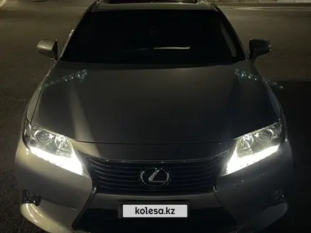 Lexus ES 300h 2014 года за 8 000 000 тг. в Актау