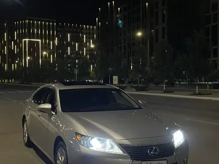 Lexus ES 300h 2014 года за 8 000 000 тг. в Актау – фото 2