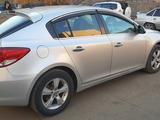 Chevrolet Cruze 2013 года за 3 800 000 тг. в Астана – фото 4