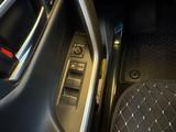 Toyota RAV4 2021 годаүшін19 000 000 тг. в Семей – фото 4