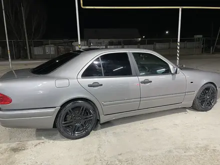 Mercedes-Benz E 280 1995 года за 2 200 000 тг. в Алматы