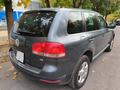 Volkswagen Touareg 2006 годаfor6 000 000 тг. в Алматы – фото 8