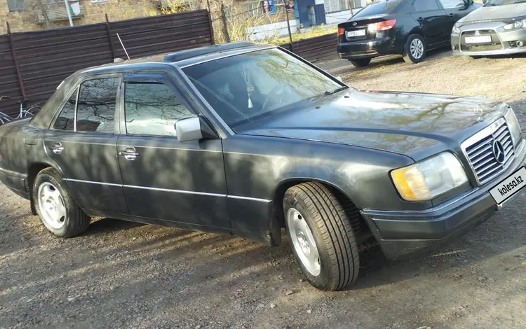 Mercedes-Benz E 220 1994 года за 2 000 000 тг. в Караганда