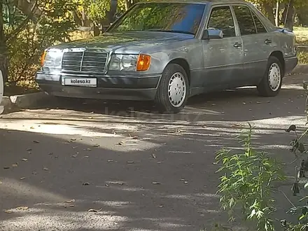 Mercedes-Benz E 230 1990 года за 2 300 000 тг. в Караганда – фото 18