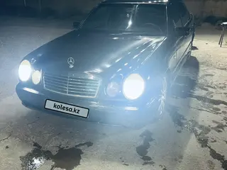 Mercedes-Benz E 320