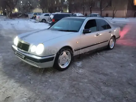 Mercedes-Benz E 320 1999 года за 3 300 000 тг. в Астана – фото 4