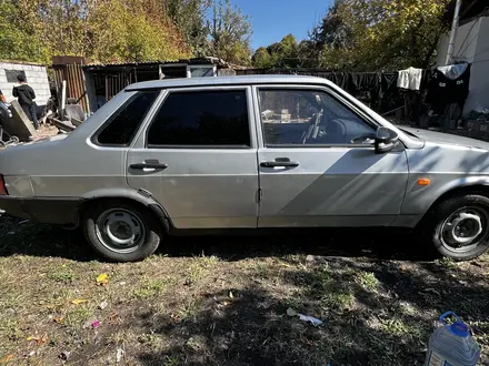 ВАЗ (Lada) 21099 2002 года за 1 000 000 тг. в Алматы – фото 2