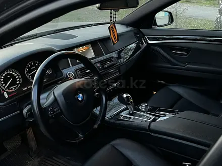 BMW 520 2015 года за 12 700 000 тг. в Алматы – фото 15