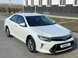 Toyota Camry 2017 годаfor13 850 000 тг. в Шымкент – фото 3