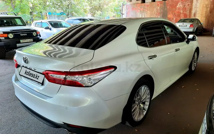 Toyota Camry 2019 года за 14 400 000 тг. в Алматы