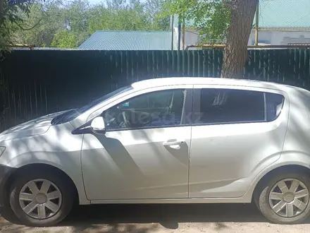 Chevrolet Aveo 2014 года за 3 000 000 тг. в Актобе – фото 2