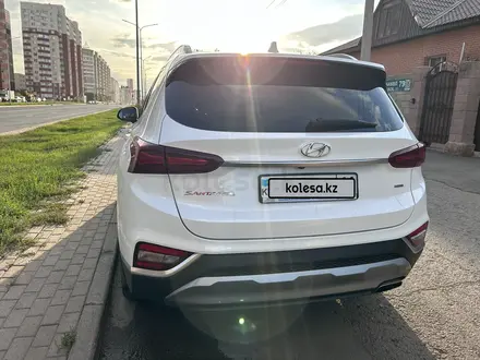 Hyundai Santa Fe 2019 года за 13 500 000 тг. в Астана – фото 4