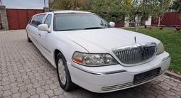 Lincoln Town Car 2003 года за 2 300 000 тг. в Алматы