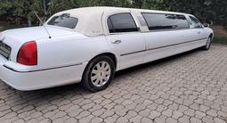 Lincoln Town Car 2003 года за 2 300 000 тг. в Алматы – фото 4