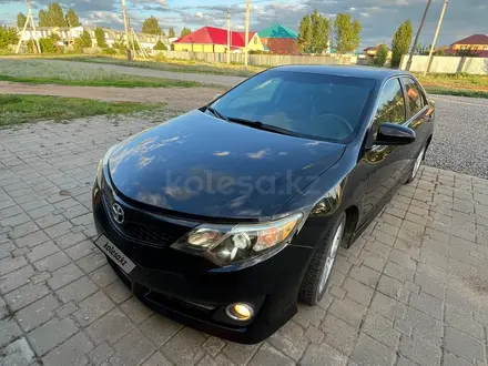 Toyota Camry 2014 года за 5 200 000 тг. в Актобе – фото 2
