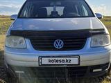 Volkswagen Touran 2003 года за 3 650 000 тг. в Новоишимский – фото 2