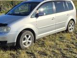 Volkswagen Touran 2003 года за 3 650 000 тг. в Новоишимский – фото 4