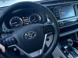 Toyota Highlander 2019 годаүшін18 200 000 тг. в Петропавловск – фото 2