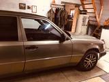 Mercedes-Benz E 200 1993 годаүшін2 000 000 тг. в Астана – фото 2