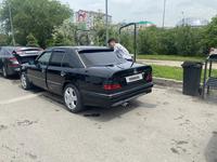 Mercedes-Benz E 200 1993 года за 1 300 000 тг. в Алматы
