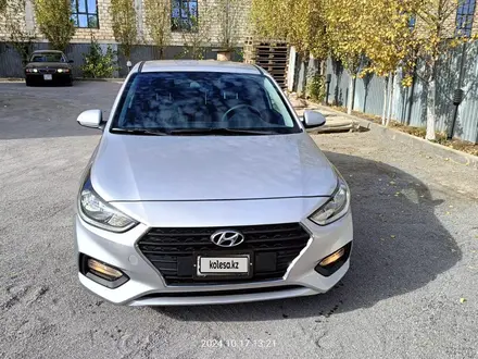 Hyundai Accent 2019 года за 5 500 000 тг. в Актобе – фото 2