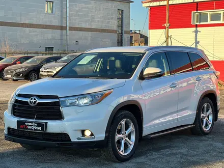 Toyota Highlander 2014 года за 15 300 000 тг. в Актобе