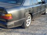 Mercedes-Benz E 260 1992 года за 1 700 000 тг. в Караганда – фото 4