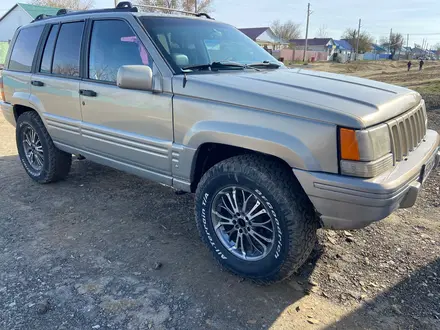 Jeep Grand Cherokee 1997 года за 1 800 000 тг. в Актобе – фото 5