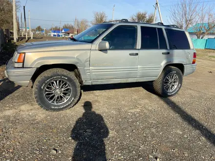 Jeep Grand Cherokee 1997 года за 1 800 000 тг. в Актобе – фото 9