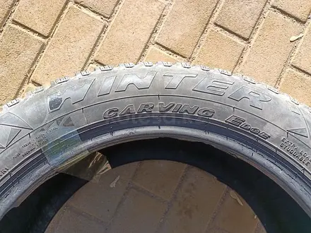 ОДНА шина 225/55 R17 — "Pirelli Winter Carving Edge" (Германия) за 18 000 тг. в Астана – фото 4