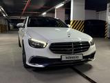 Mercedes-Benz E 200 2022 года за 30 000 000 тг. в Алматы – фото 3
