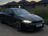 Kia K5 2021 года за 11 212 613 тг. в Алматы