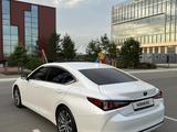 Lexus ES 250 2019 года за 19 300 000 тг. в Астана – фото 3